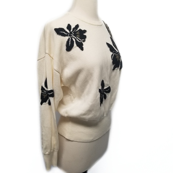 Escada Vintage 1980's Poinsettia Print Ivory Crew Neck Sweater Size 38 - Picture 5 of 6